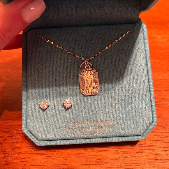 NIB Unwritten Los Angeles 14K Gold Flash Plated 16" "M" Initial Necklace Earring - Picture 4 of 5